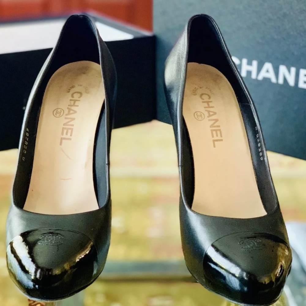 Chanel Black Escrapin Pumps Size 39.5